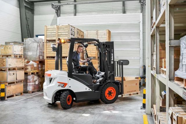 Stivuitoare Bobcat Diesel – putere, eficiență și siguranță în depozitul tău